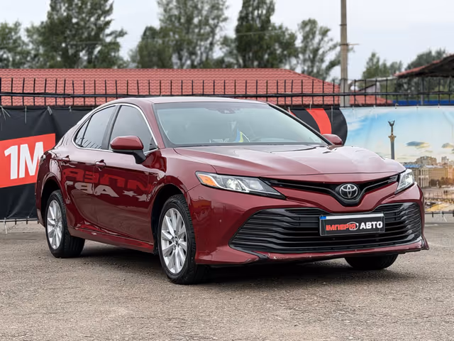 Toyota Camry - фото 3