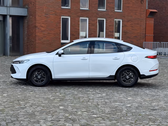BYD Qin Plus - фото 4