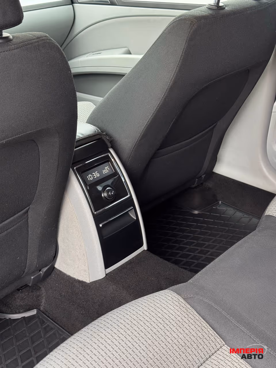 Skoda Superb - фото 12