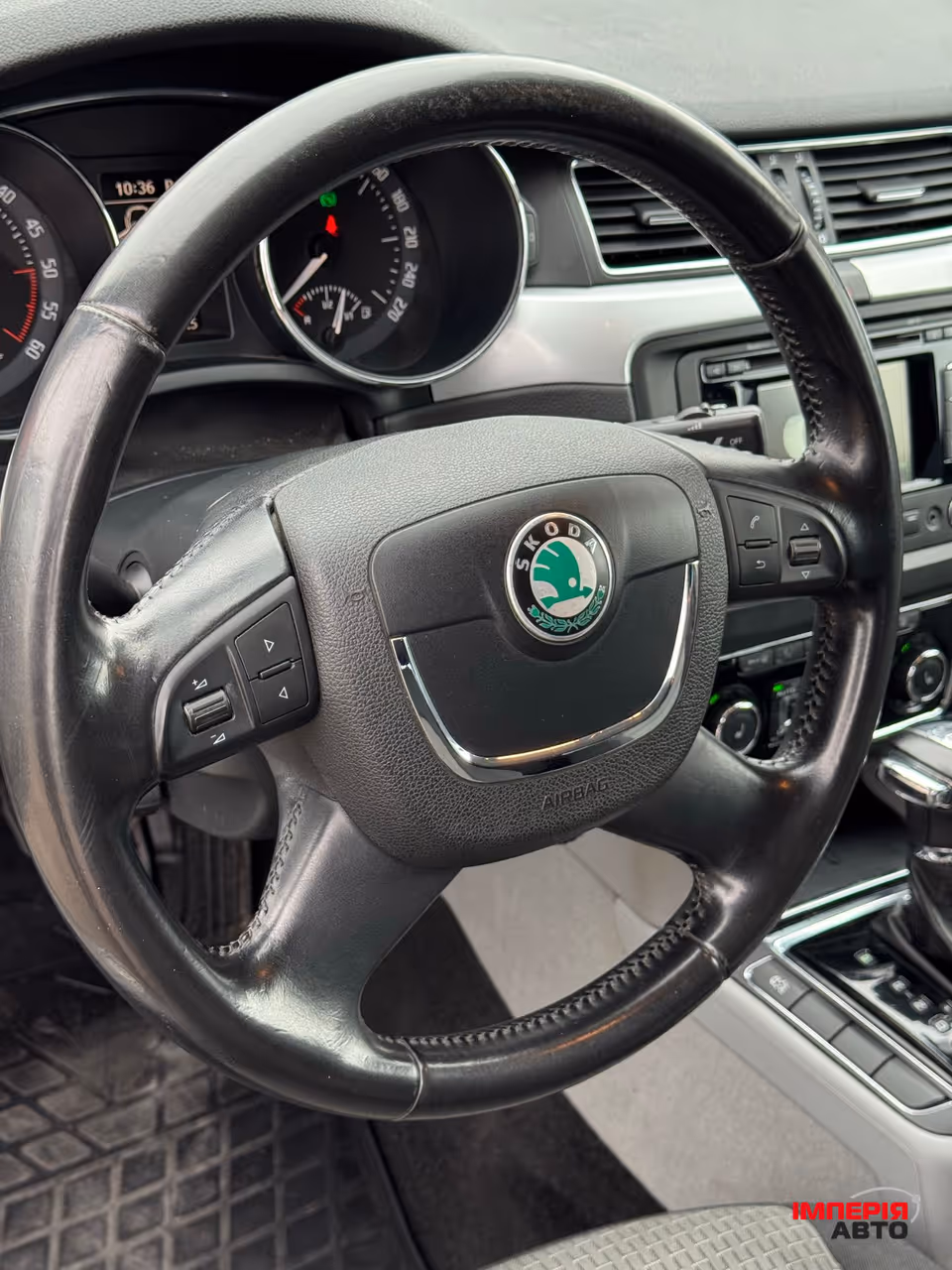 Skoda Superb - фото 11
