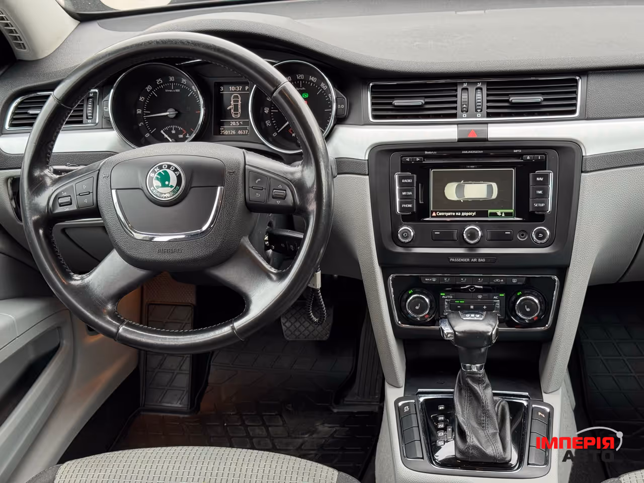 Skoda Superb - фото 15