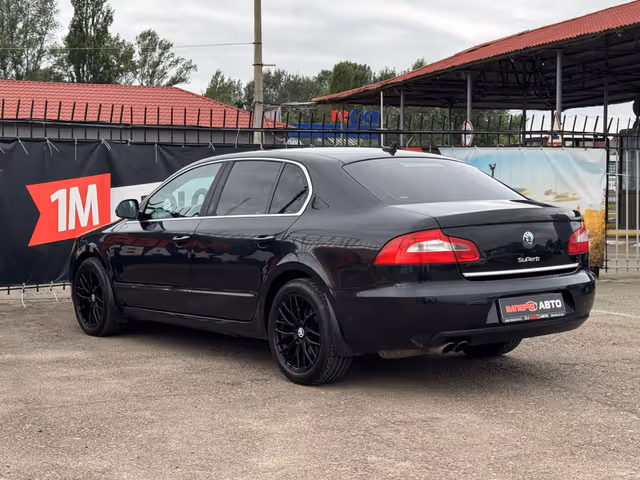 Skoda Superb - фото 5