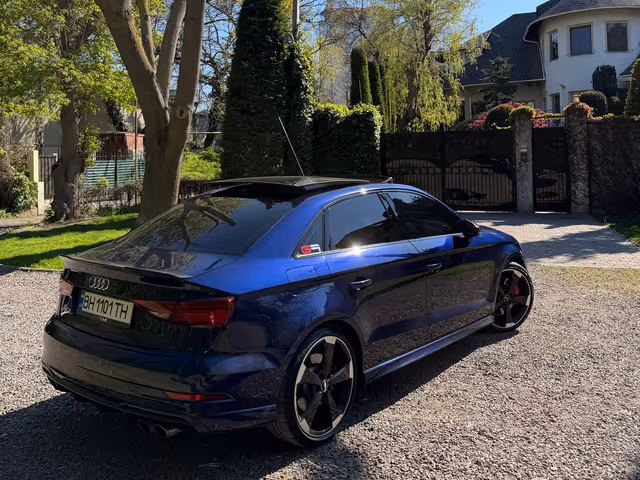 Audi S3 - фото 3