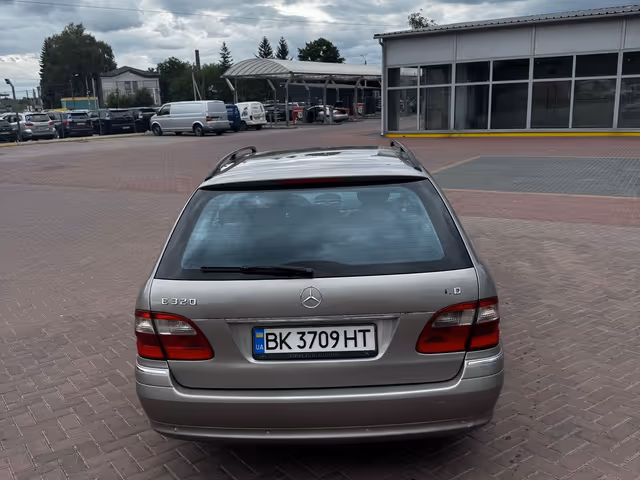 Mercedes-Benz E-Класс - фото 3