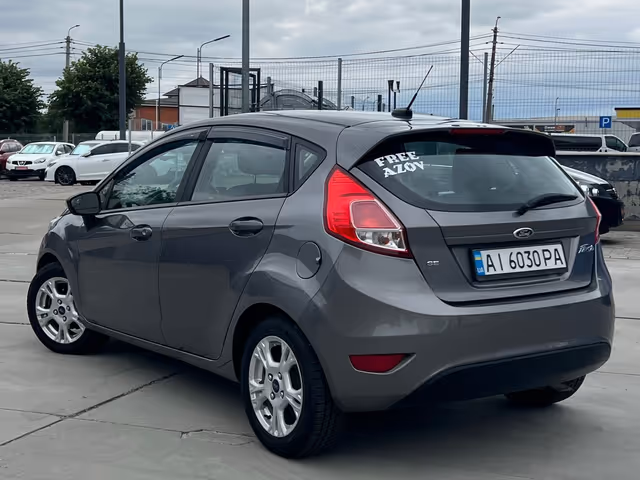 Ford Fiesta - фото 4