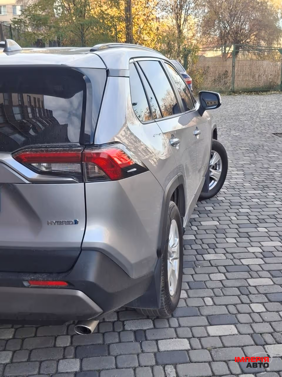 Toyota RAV4 - фото 3
