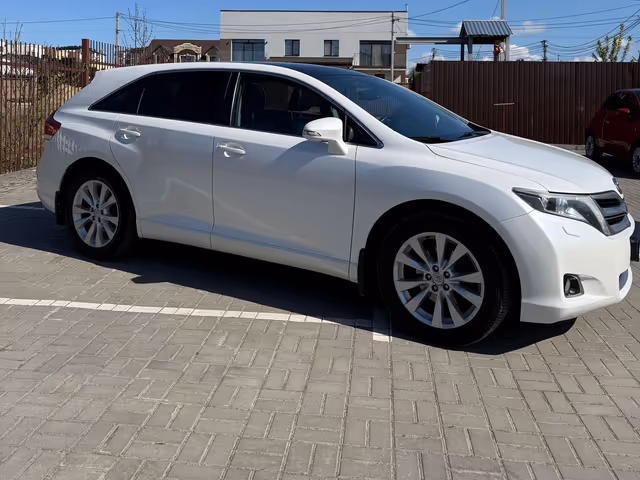 Toyota Venza - фото 3