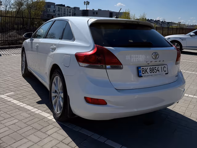 Toyota Venza - фото 5