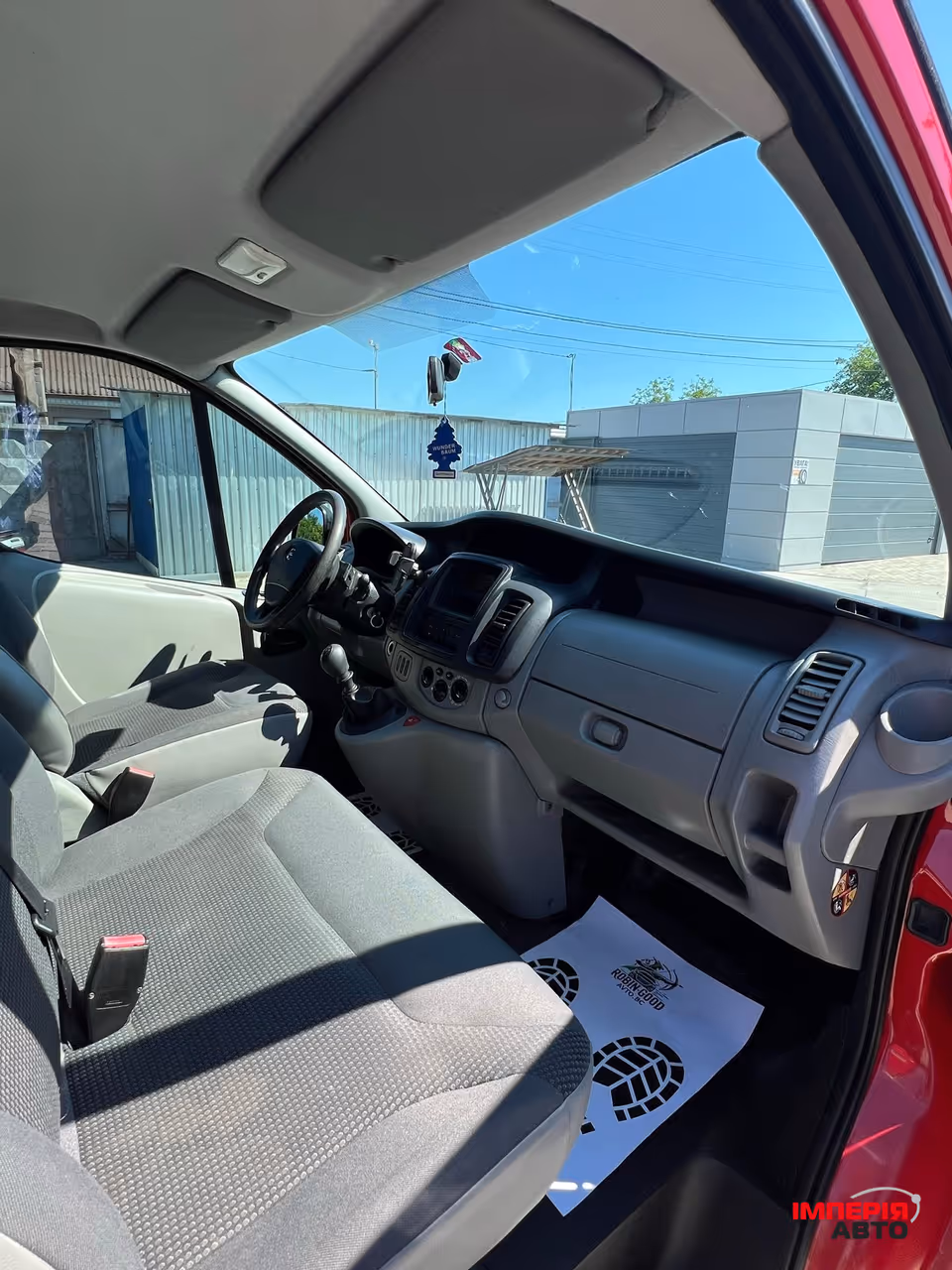 Opel Vivaro - фото 26