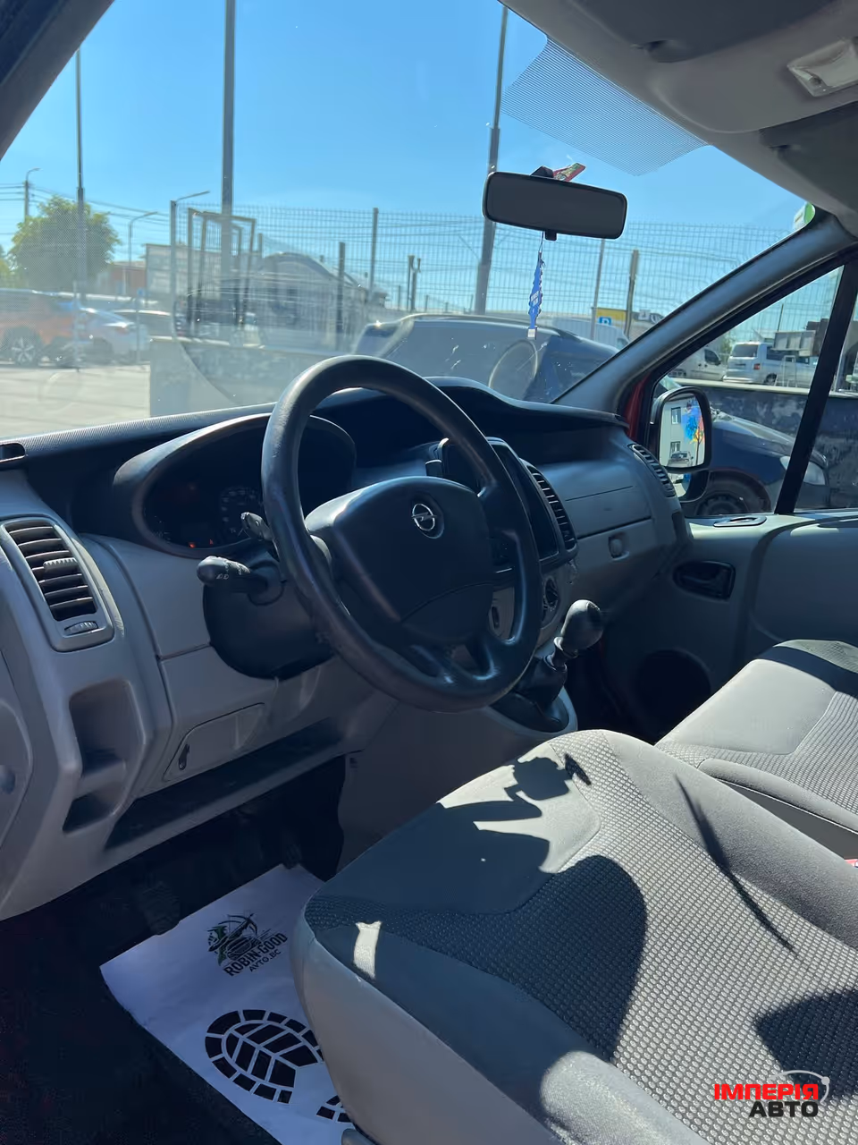 Opel Vivaro - фото 24