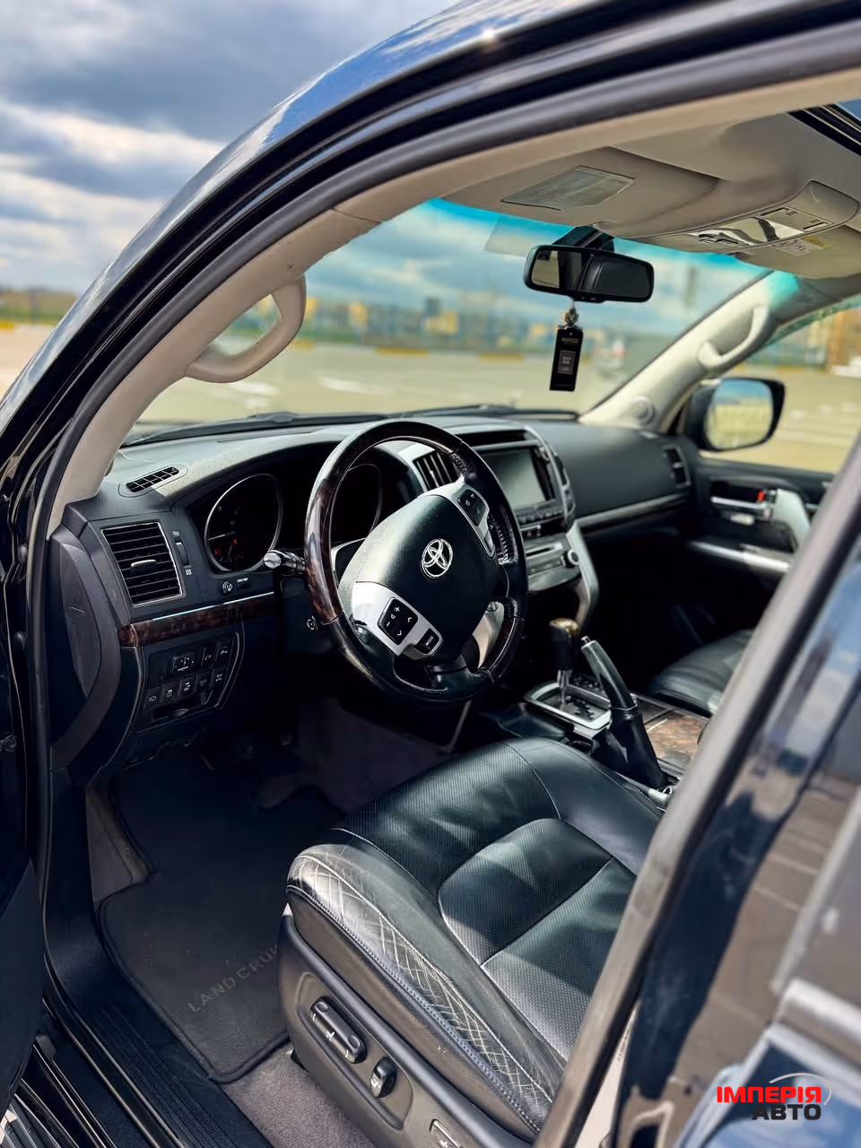 Toyota Land Cruiser - фото 8