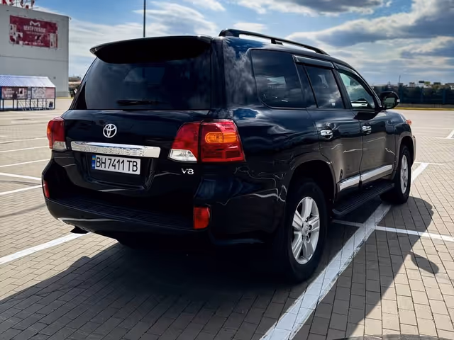 Toyota Land Cruiser - фото 5