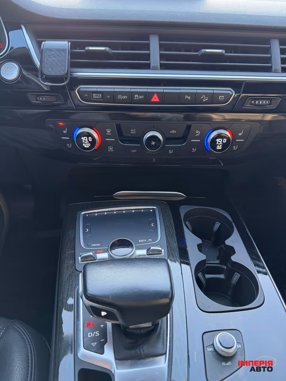Audi Q7 - фото 29