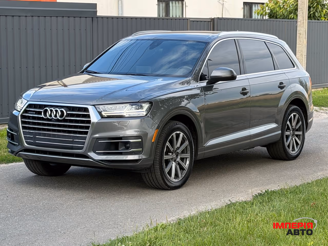 Audi Q7 - фото 3