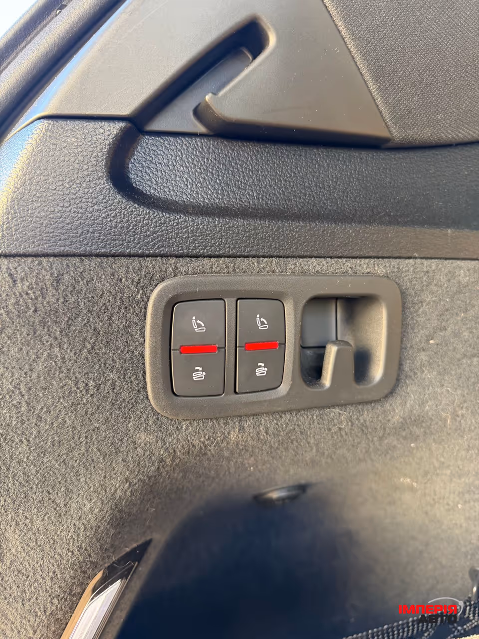 Audi Q7 - фото 24