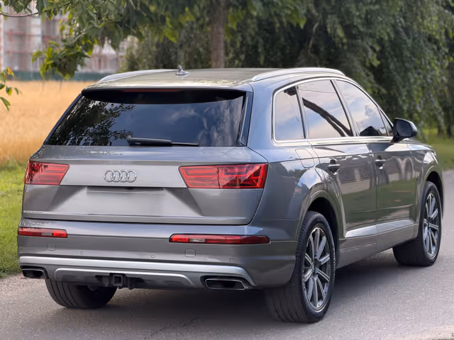 Audi Q7 - фото 4
