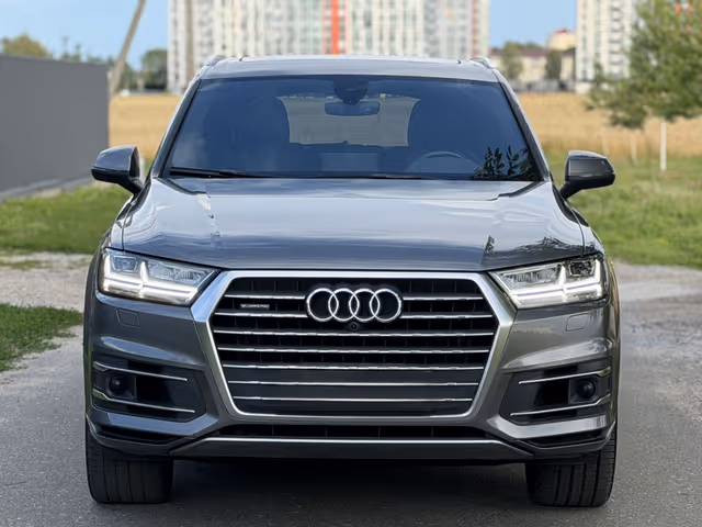 Audi Q7 - фото 2