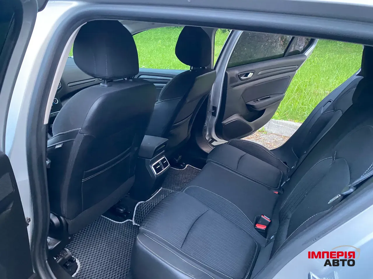 Renault Megane - фото 10