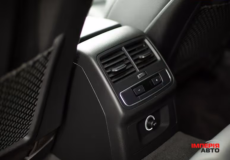 Audi A4 - фото 16