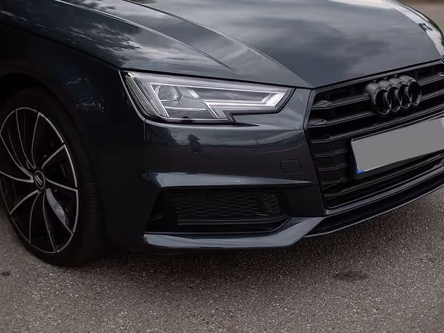 Audi A4 - фото 5