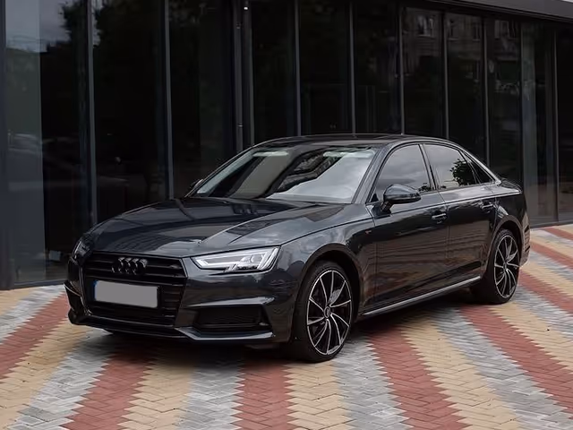 Audi A4 - фото 2