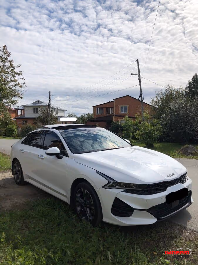 Kia K5 - фото 1