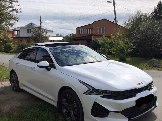 Kia K5 - фото 1