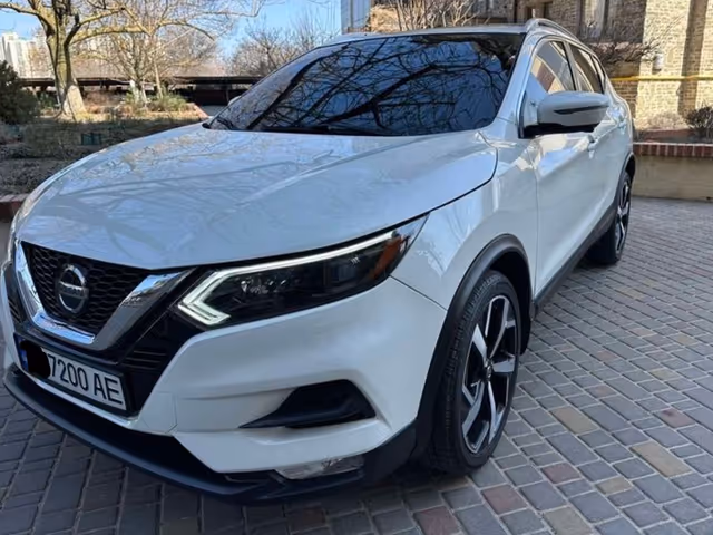 Nissan Rogue Sport - фото 2