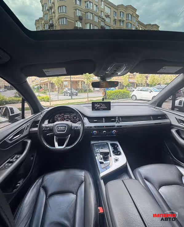 Audi Q7 - фото 7