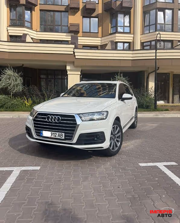 Audi Q7 - фото 1