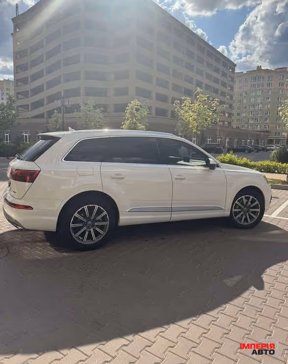 Audi Q7 - фото 6