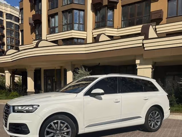 Audi Q7 - фото 4