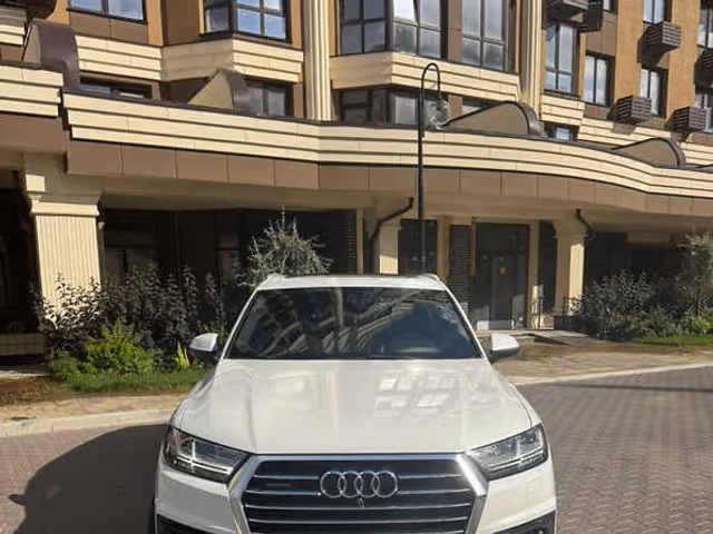Audi Q7 - фото 2