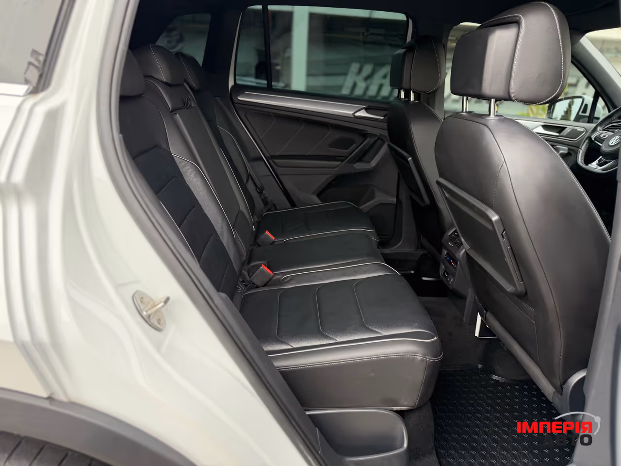 Volkswagen Tiguan - фото 11