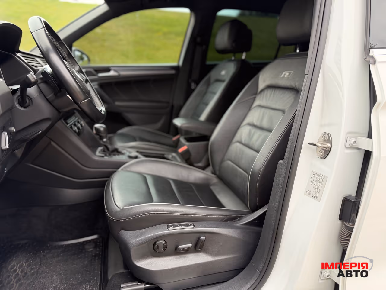 Volkswagen Tiguan - фото 7