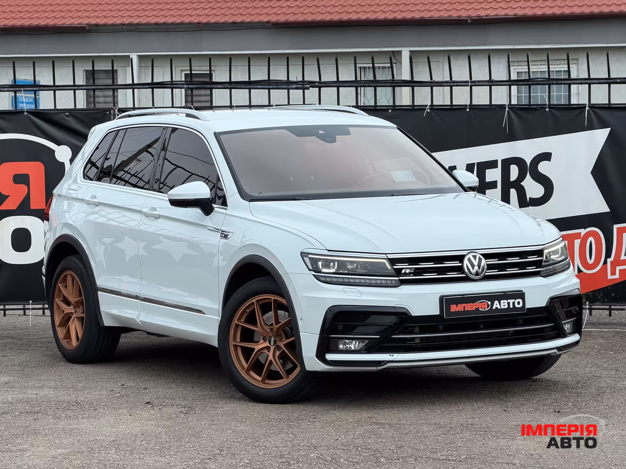 Volkswagen Tiguan - фото 3