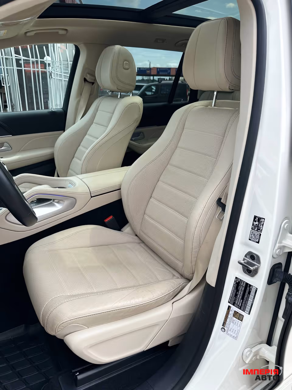 Mercedes-Benz GLS - фото 12