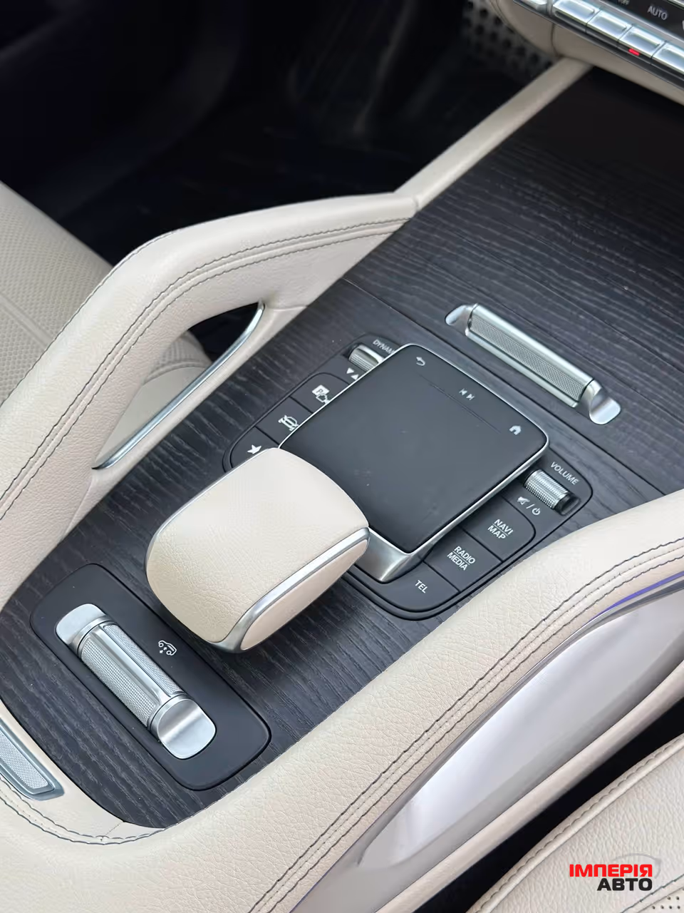 Mercedes-Benz GLS - фото 15