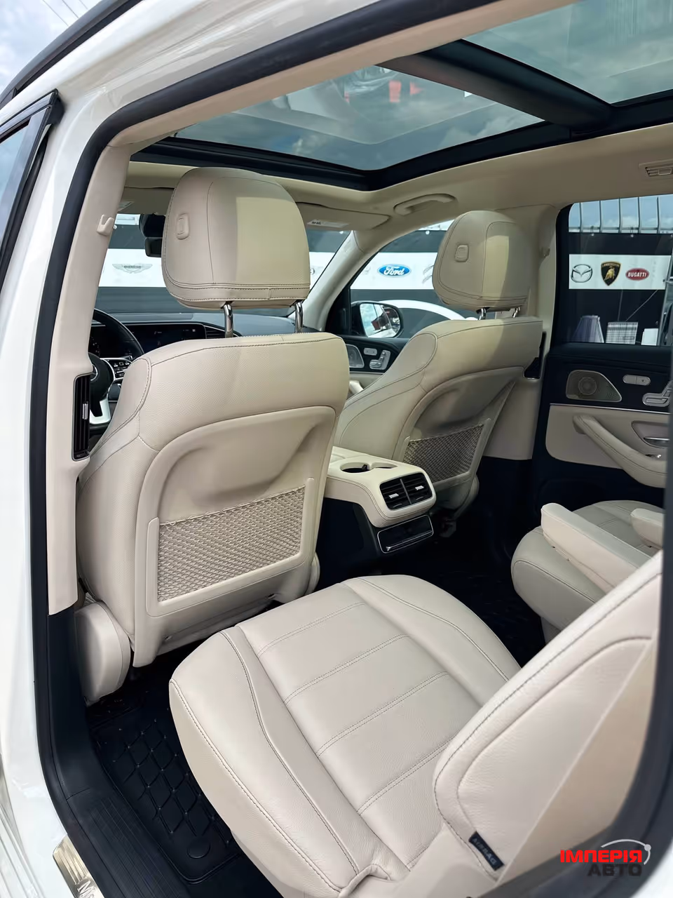Mercedes-Benz GLS - фото 23