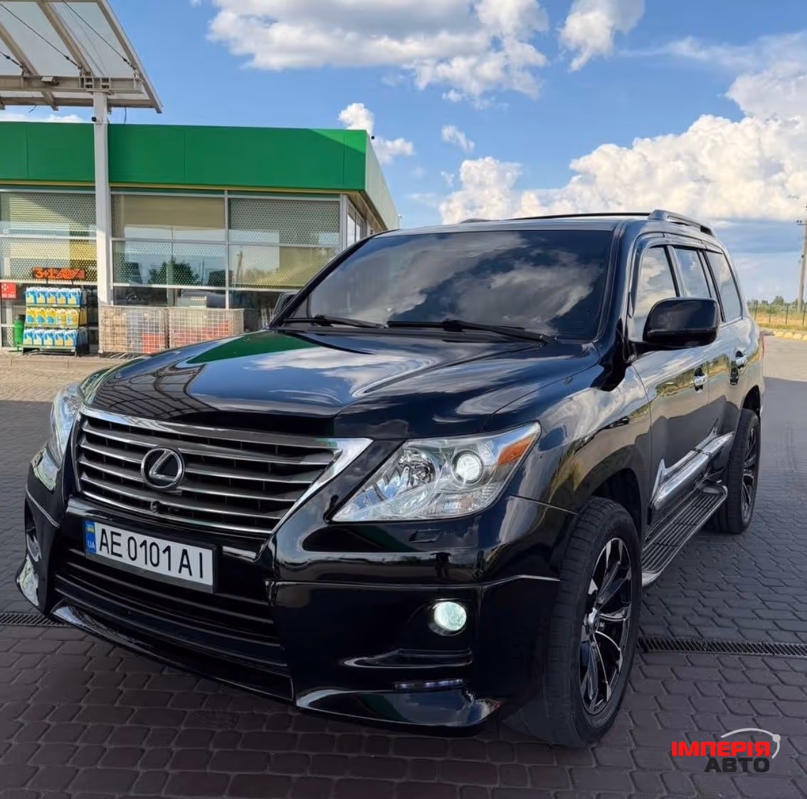 Lexus LX - фото 1