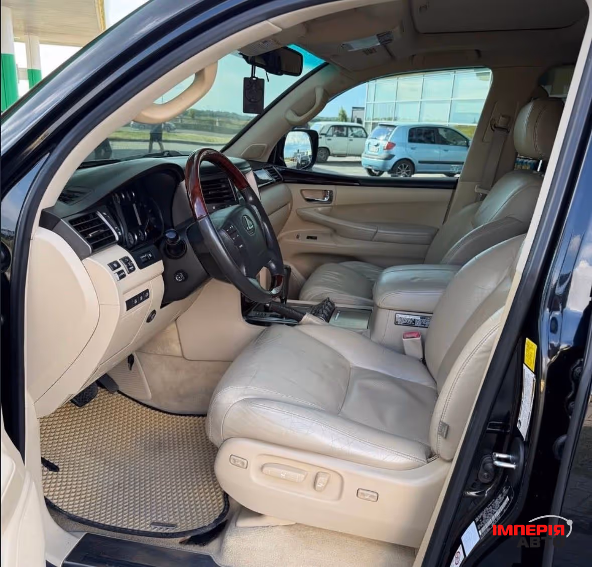 Lexus LX - фото 10