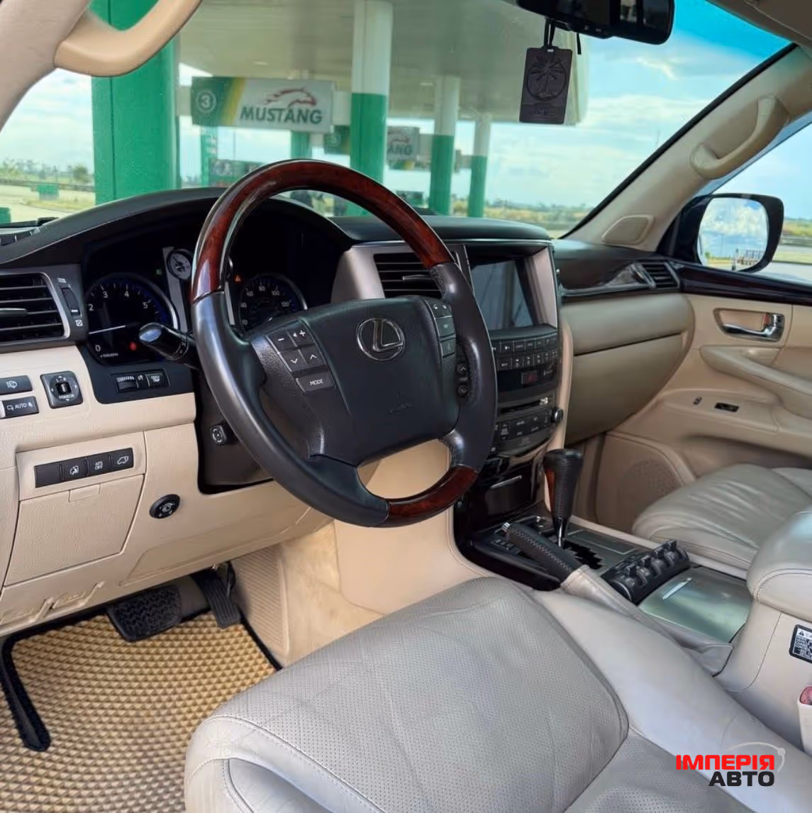 Lexus LX - фото 8