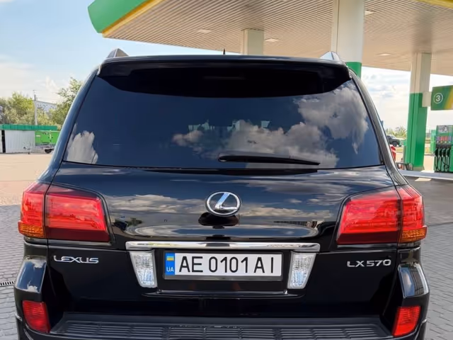 Lexus LX - фото 5