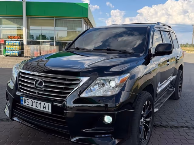 Lexus LX - фото 1