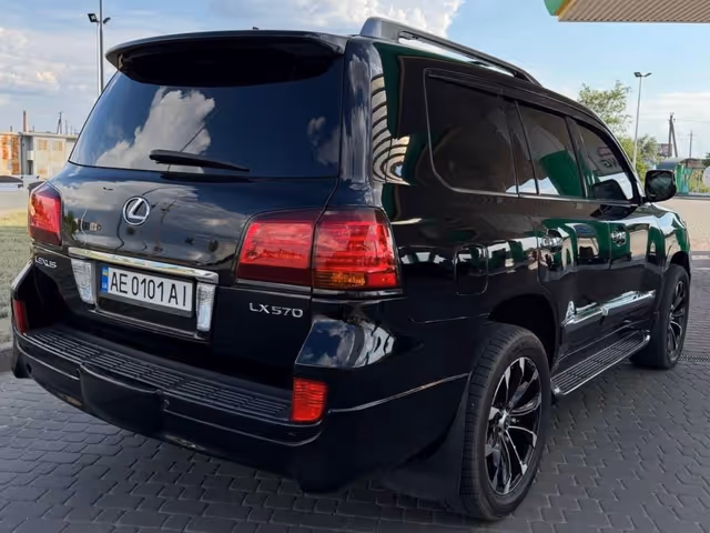 Lexus LX - фото 4