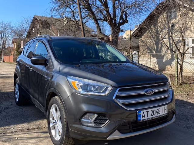Ford Escape - фото 1