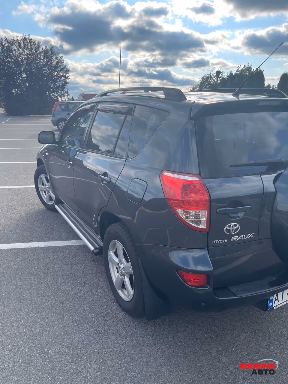 Toyota RAV4 - фото 8