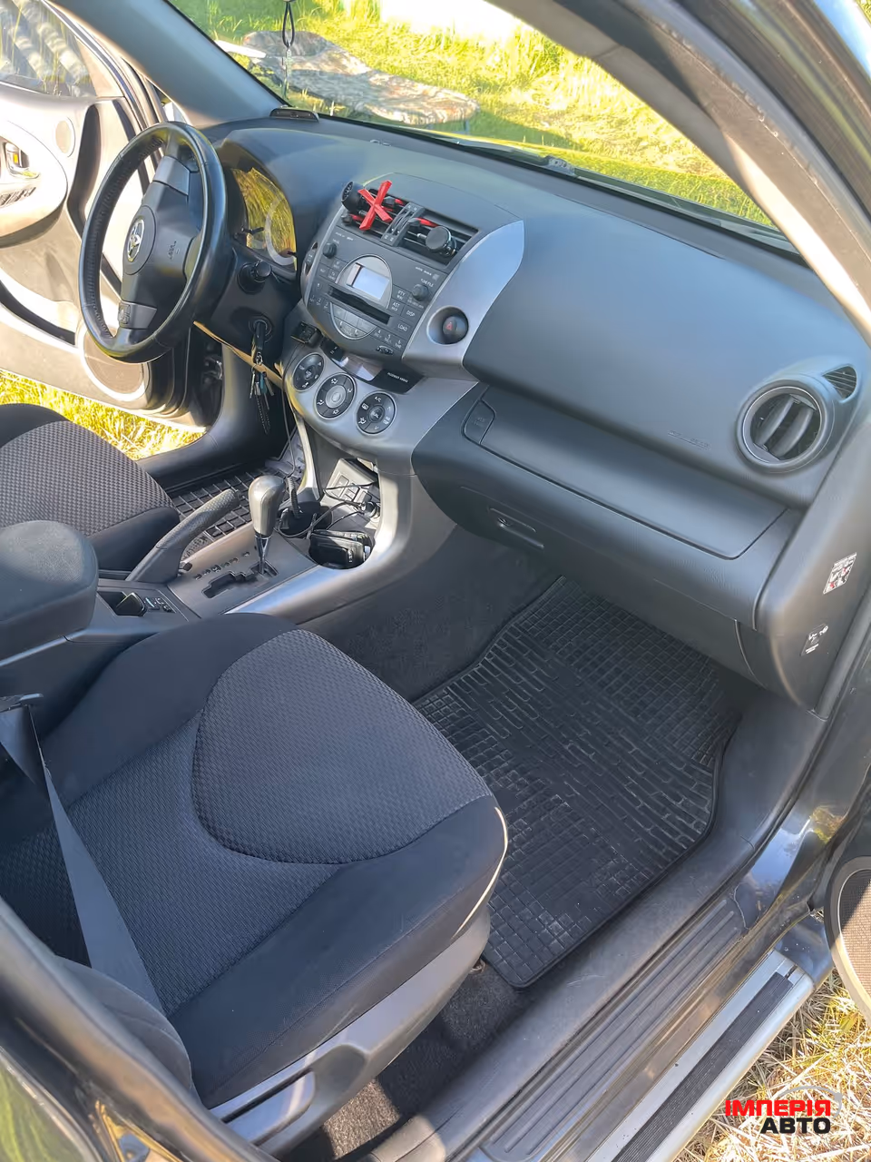 Toyota RAV4 - фото 13
