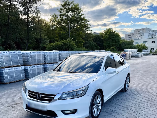 Honda Accord - фото 1