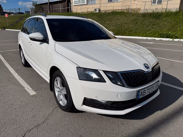 Skoda Octavia - фото 3